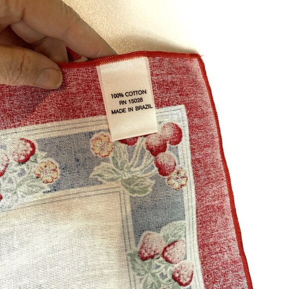 Vtg Bardwil Round Tablecloth & Napkin Set Fruit Strawberries Cherries Cotton NEW - Picture 12 of 14